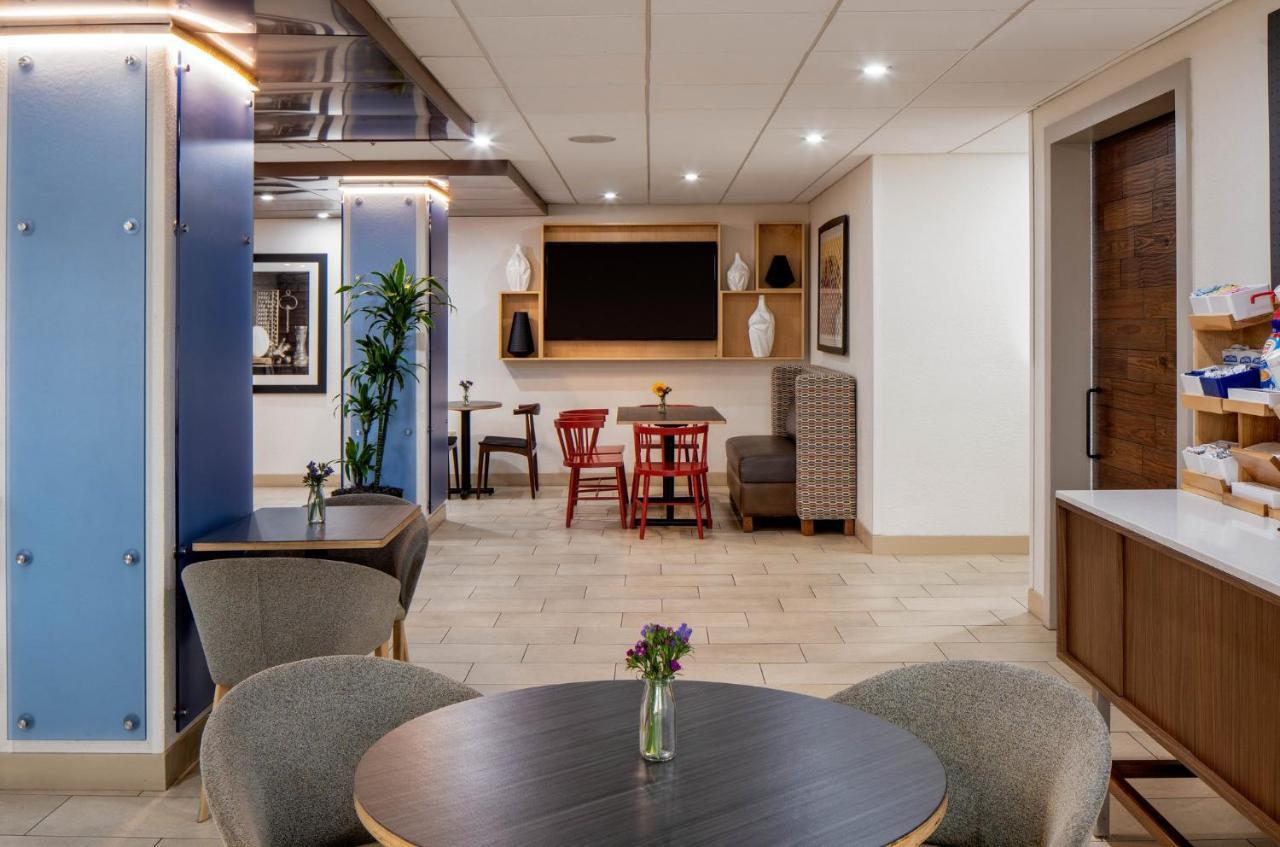 Holiday Inn Express New Orleans Downtown By Ihg Екстериор снимка